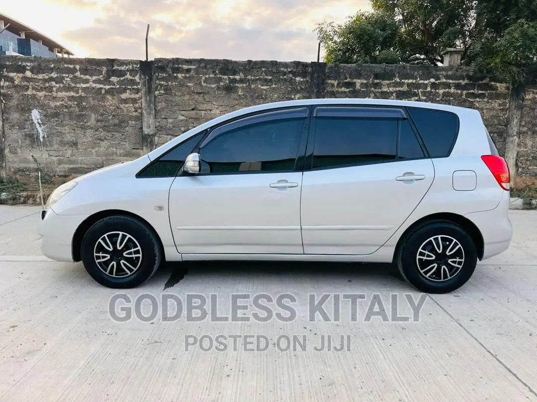 Toyota Corolla Spacio 2004 Silver