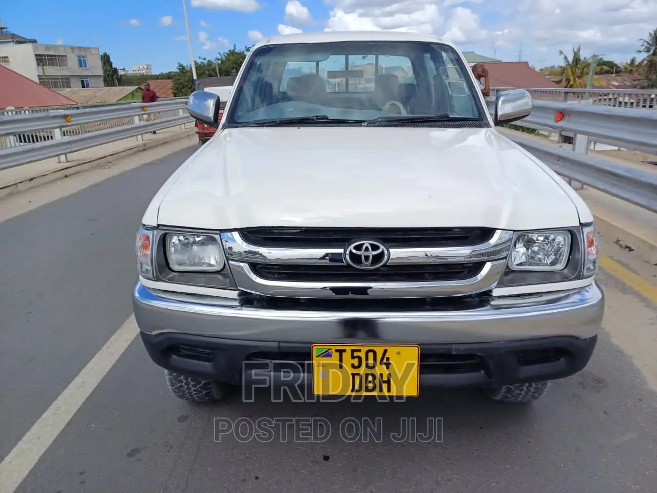 Toyota Hilux 2000 White