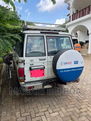 Toyota Land Cruiser 2010 White