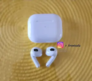 Apple Airpods (3rd Generation) With Magsafe Charging Case