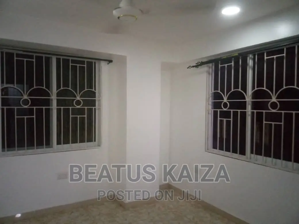 3bdrm Block of Flats in Kariakoo Fite for rent