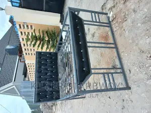 Kitanda 5×6 Na Enga Za Neti