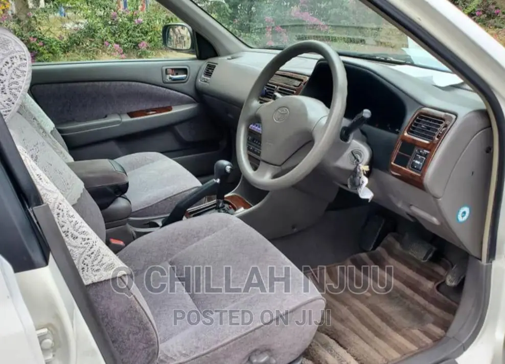 Toyota Corona Premio 2000 White
