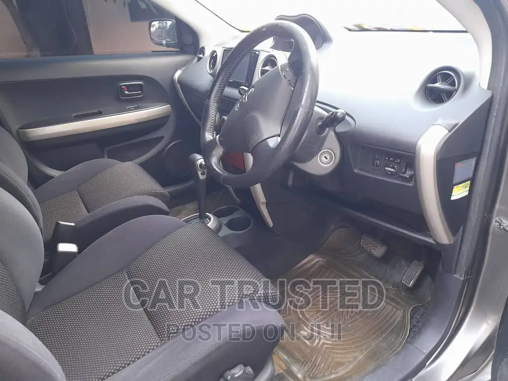 Toyota IST 2004 Gray
