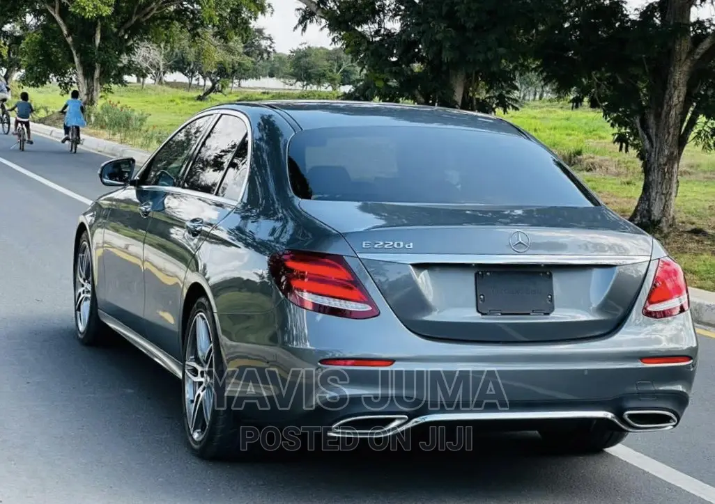 Mercedes-Benz E220 2017 Gray