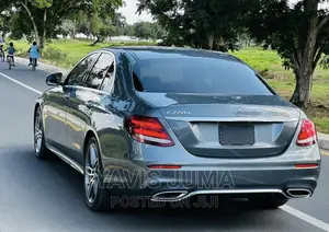 Mercedes-Benz E220 2017 Gray