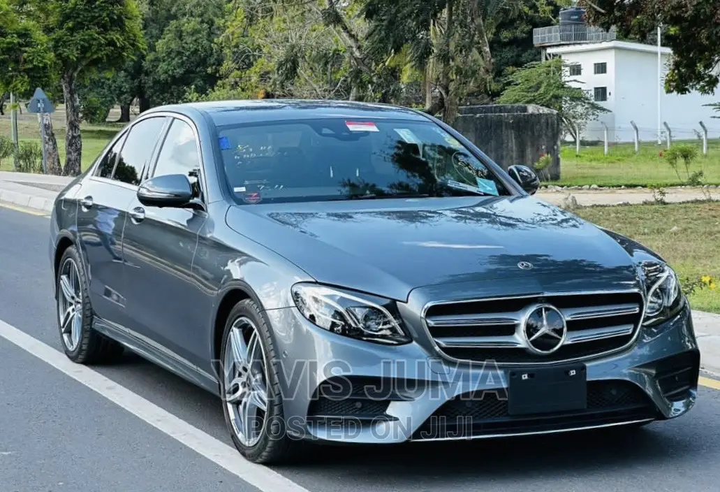 Mercedes-Benz E220 2017 Gray