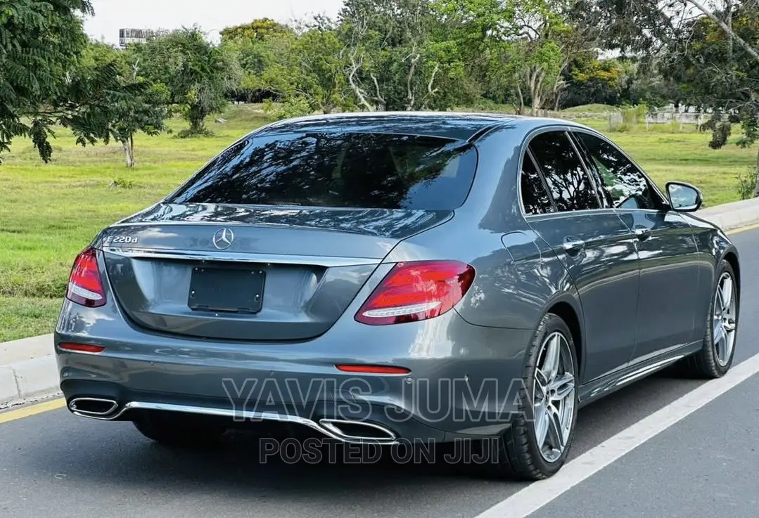 Mercedes-Benz E220 2017 Gray