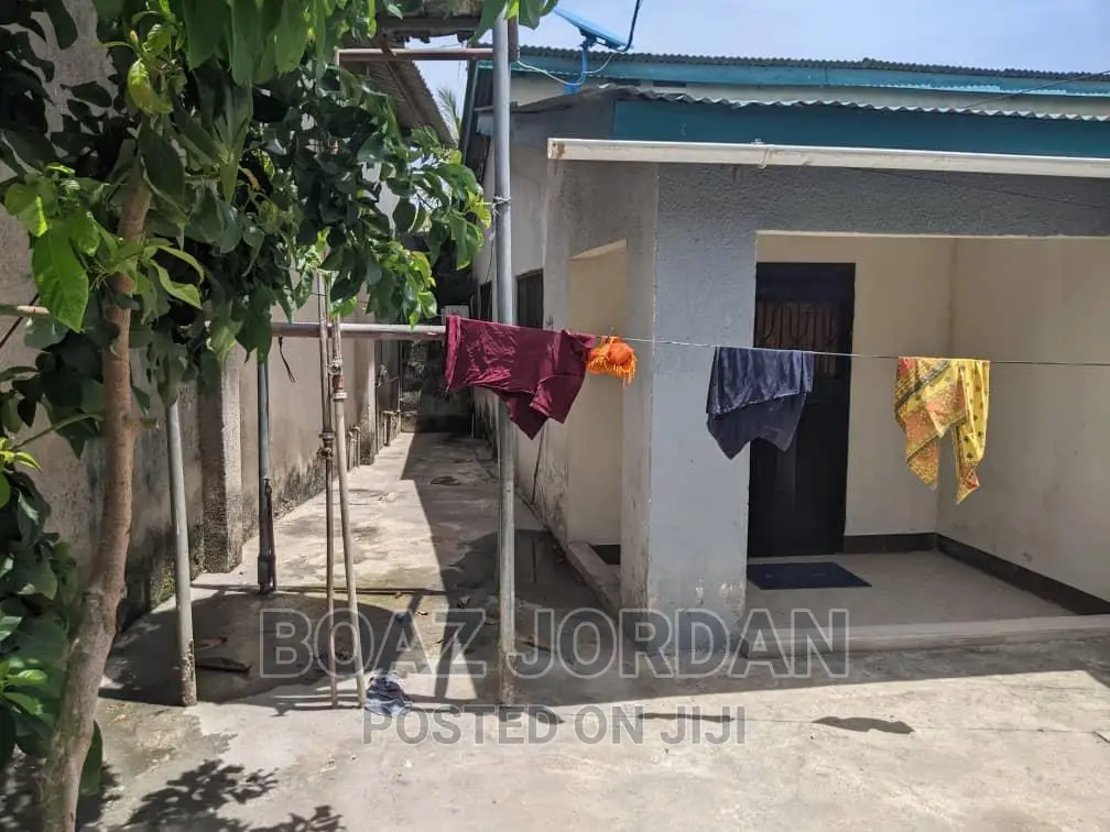 5bdrm Townhouse/Terrace in Eneo. Nyumba, Magomeni for sale