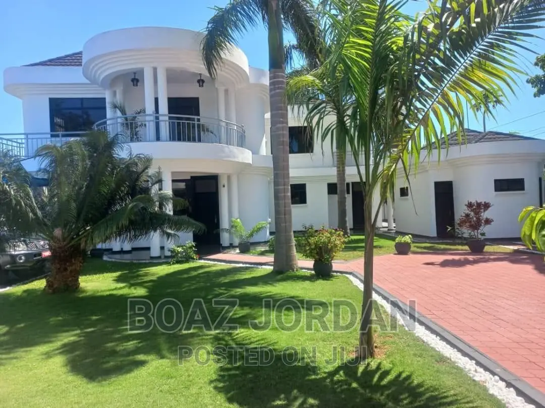 Furnished 5bdrm Mansion in Masaki for sale