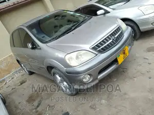 Toyota Nadia 2003 Silver