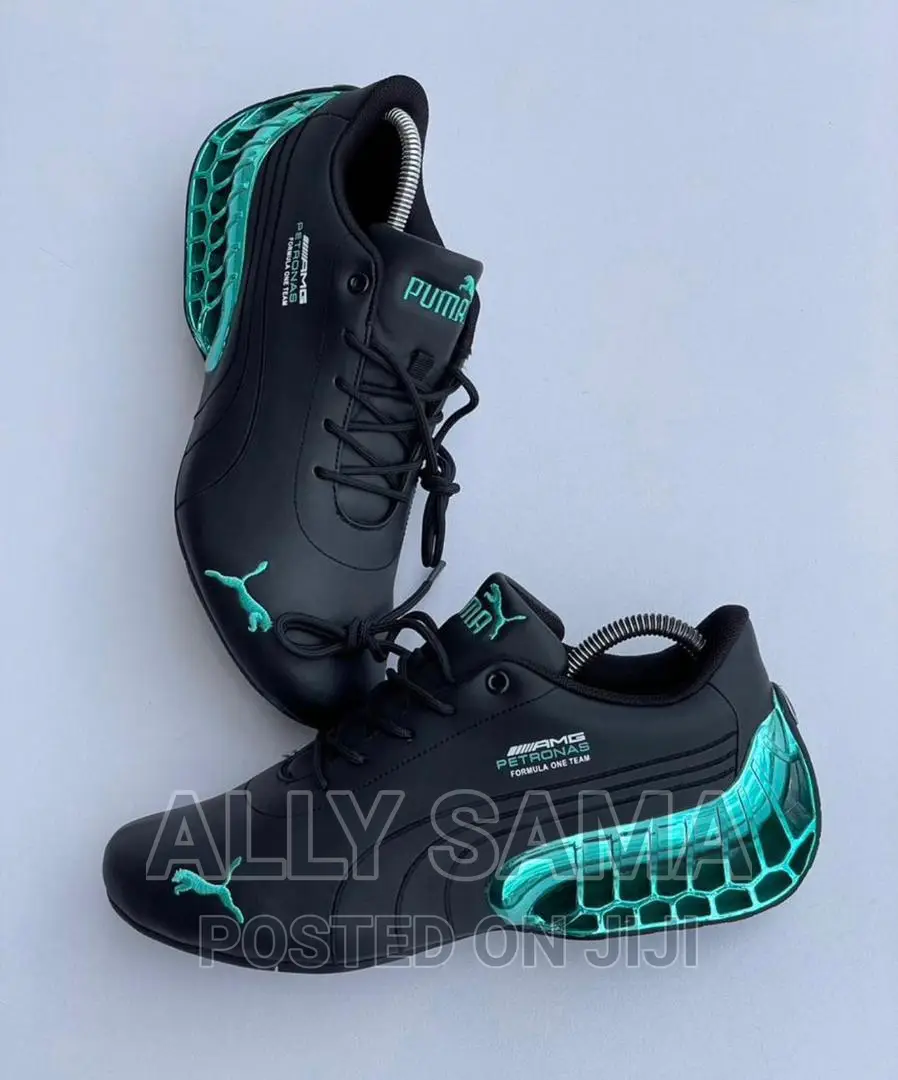 Puma Sneakers