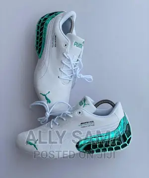 Puma Sneakers
