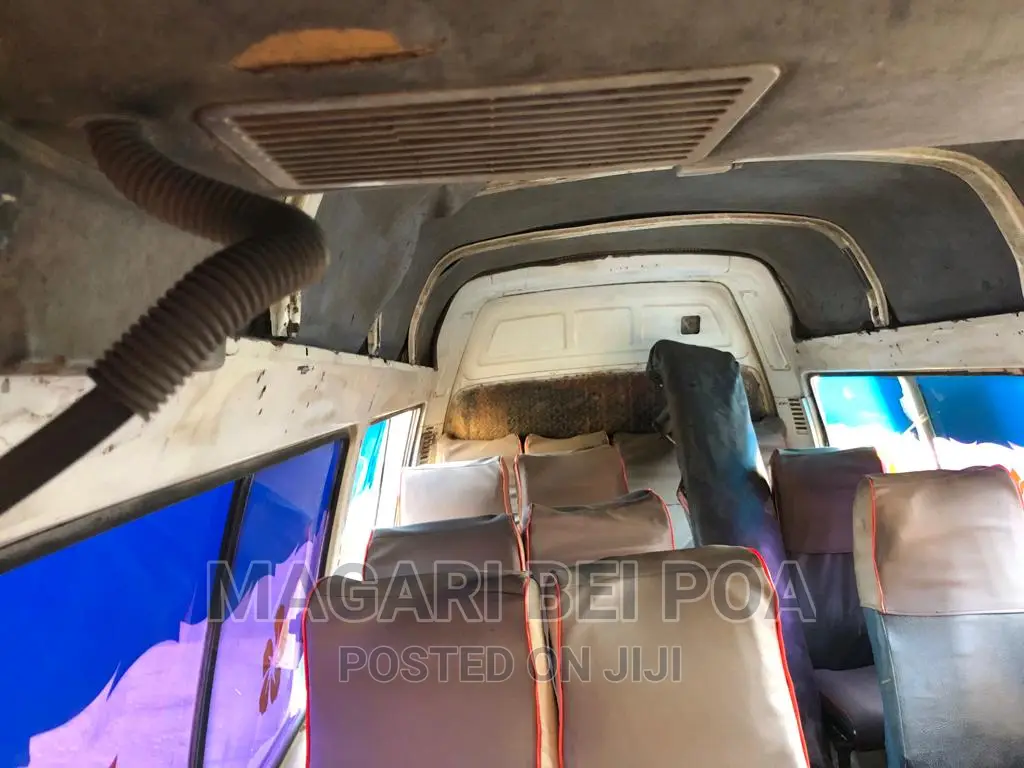 Toyota HiAce 2002 White
