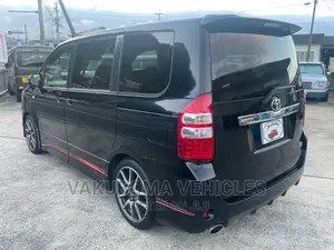 Toyota Noah 2010 Black
