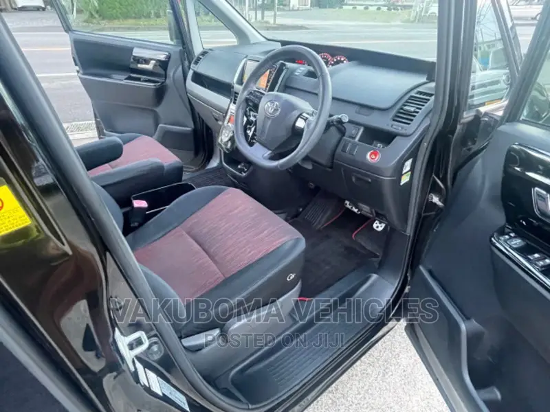 Toyota Noah 2010 Black