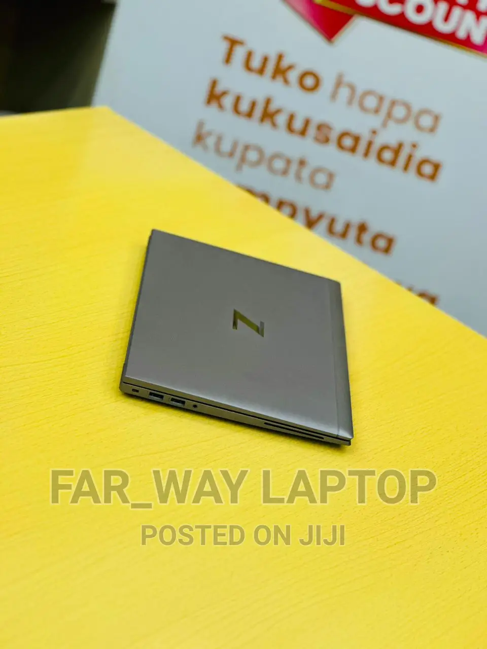 New Laptop HP ZBook Firefly G8 16GB Intel Core I7 SSD 512GB