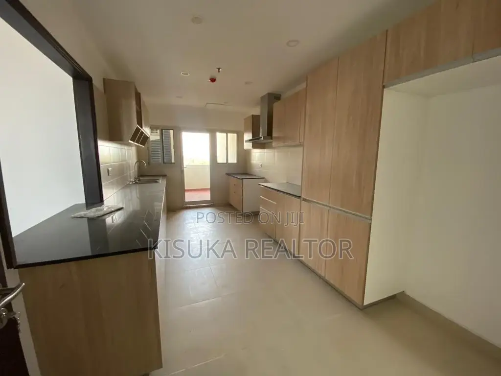 3bdrm Apartment in Morocco Square, Mikocheni for sale