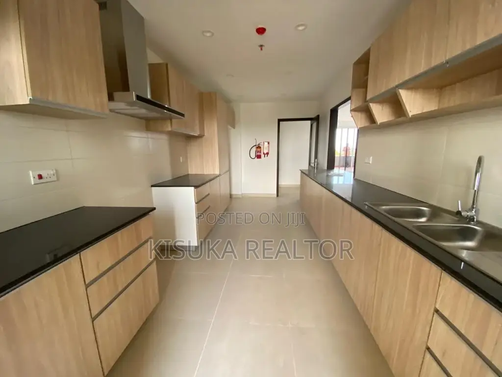 3bdrm Apartment in Morocco Square, Mikocheni for sale