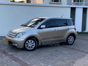 Toyota IST 2004 Beige
