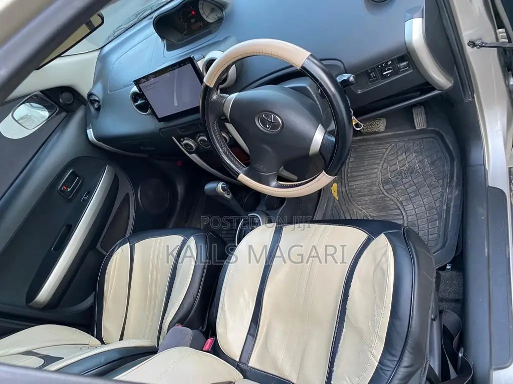 Toyota IST 2004 Beige
