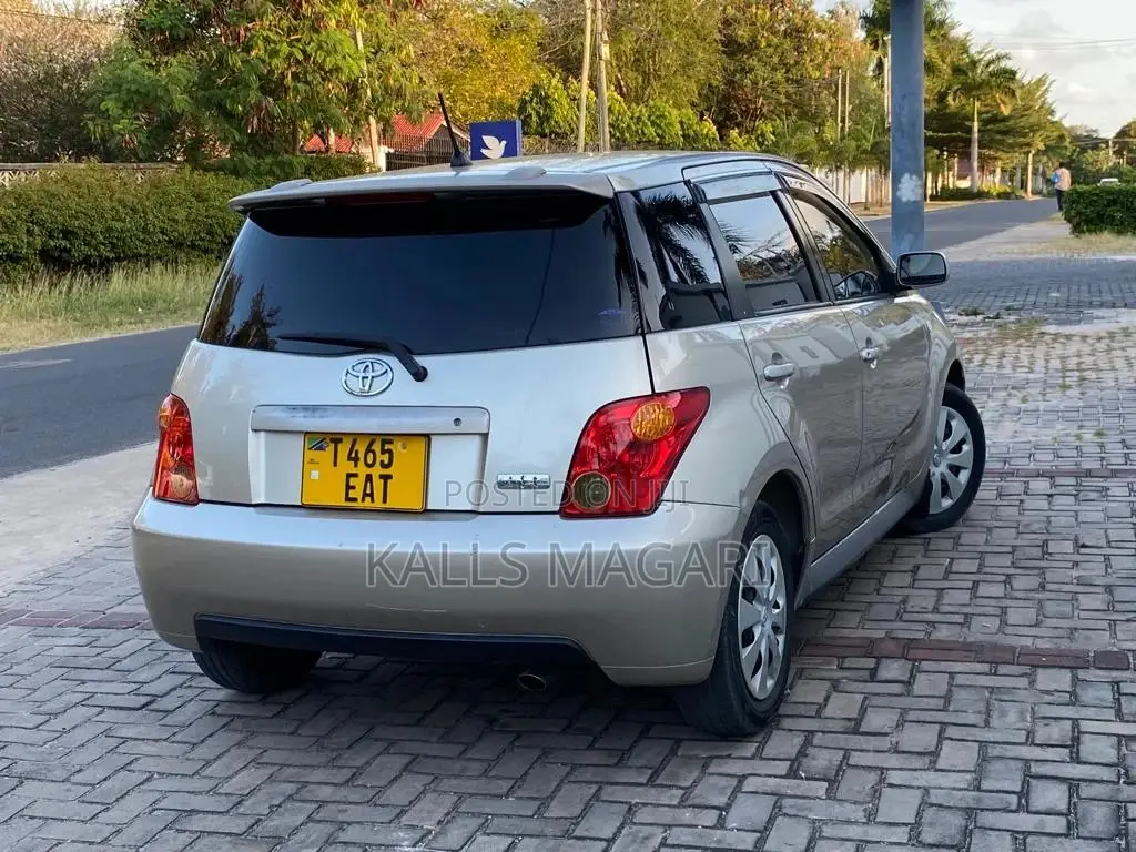 Toyota IST 2004 Beige