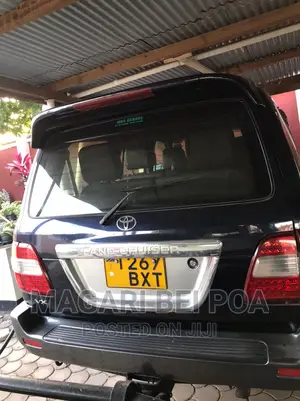 Toyota Land Cruiser 2005 Green