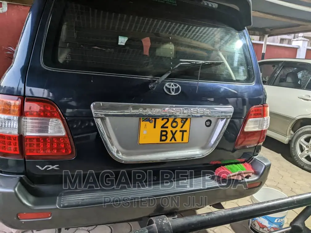 Toyota Land Cruiser 2005 Green