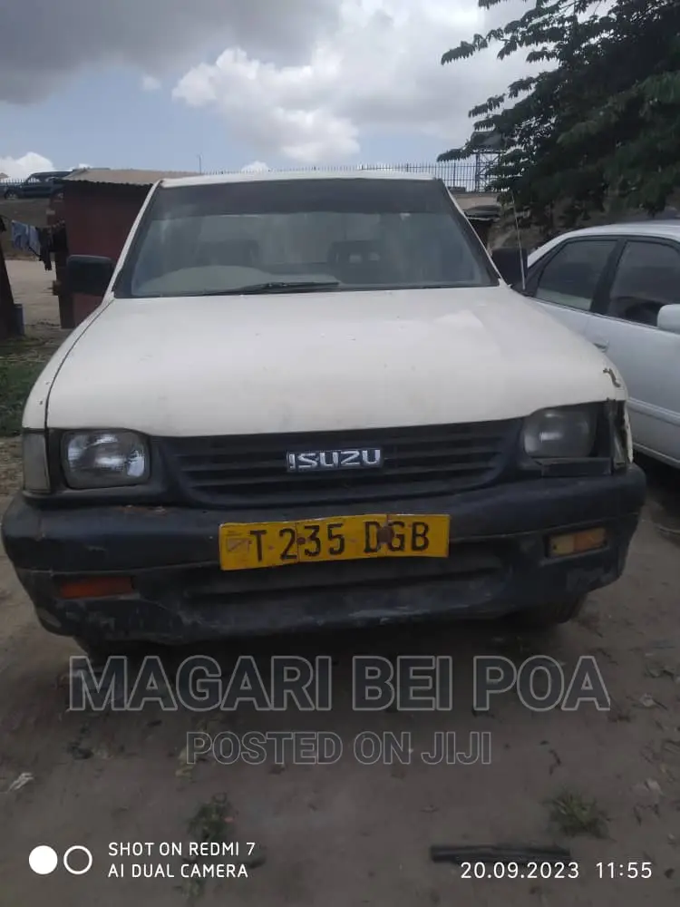Isuzu KB 2001 White