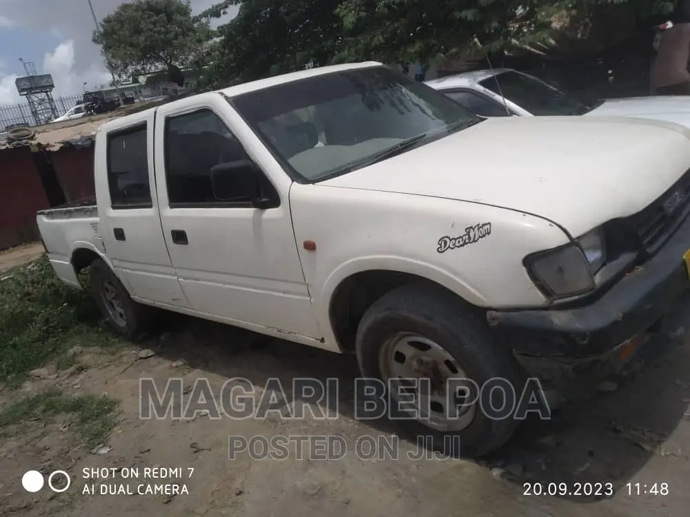 Isuzu KB 2001 White