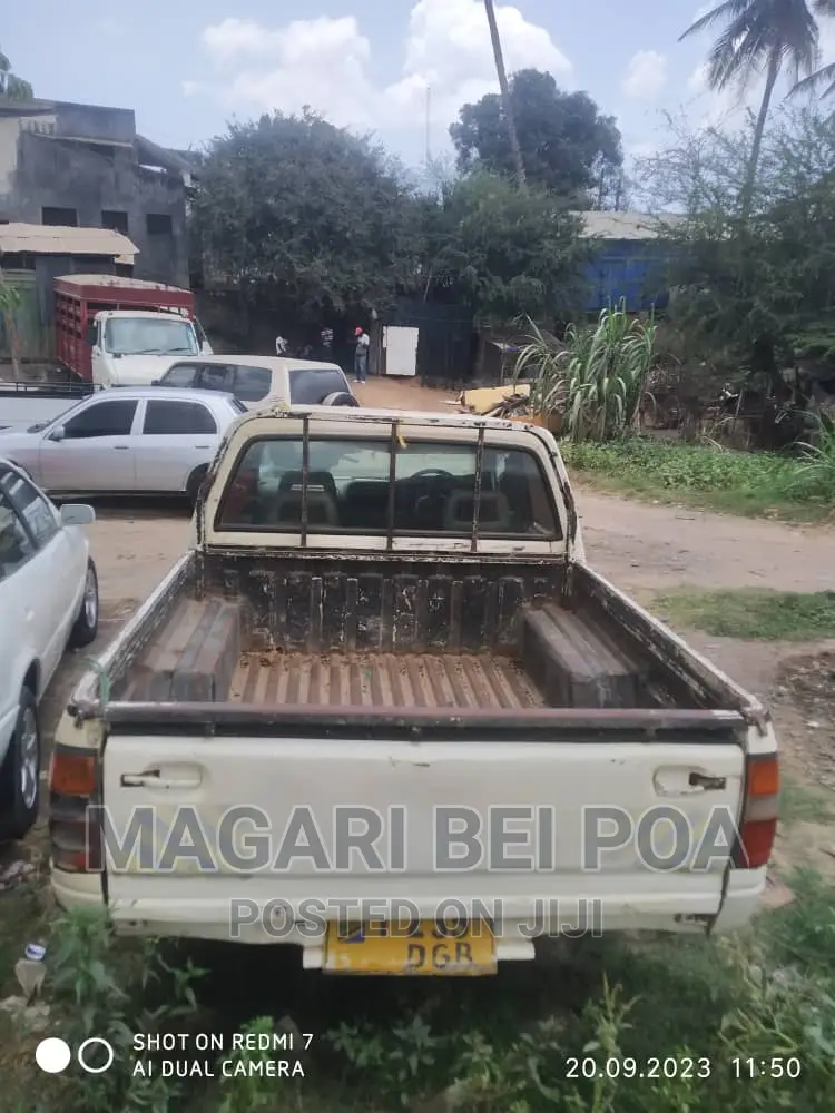 Isuzu KB 2001 White