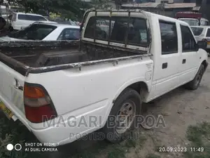 Isuzu KB 2001 White