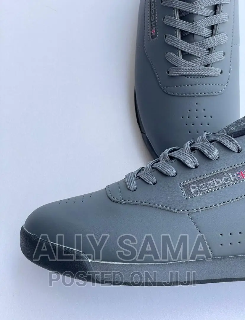 Reeboks Sneakers Gray