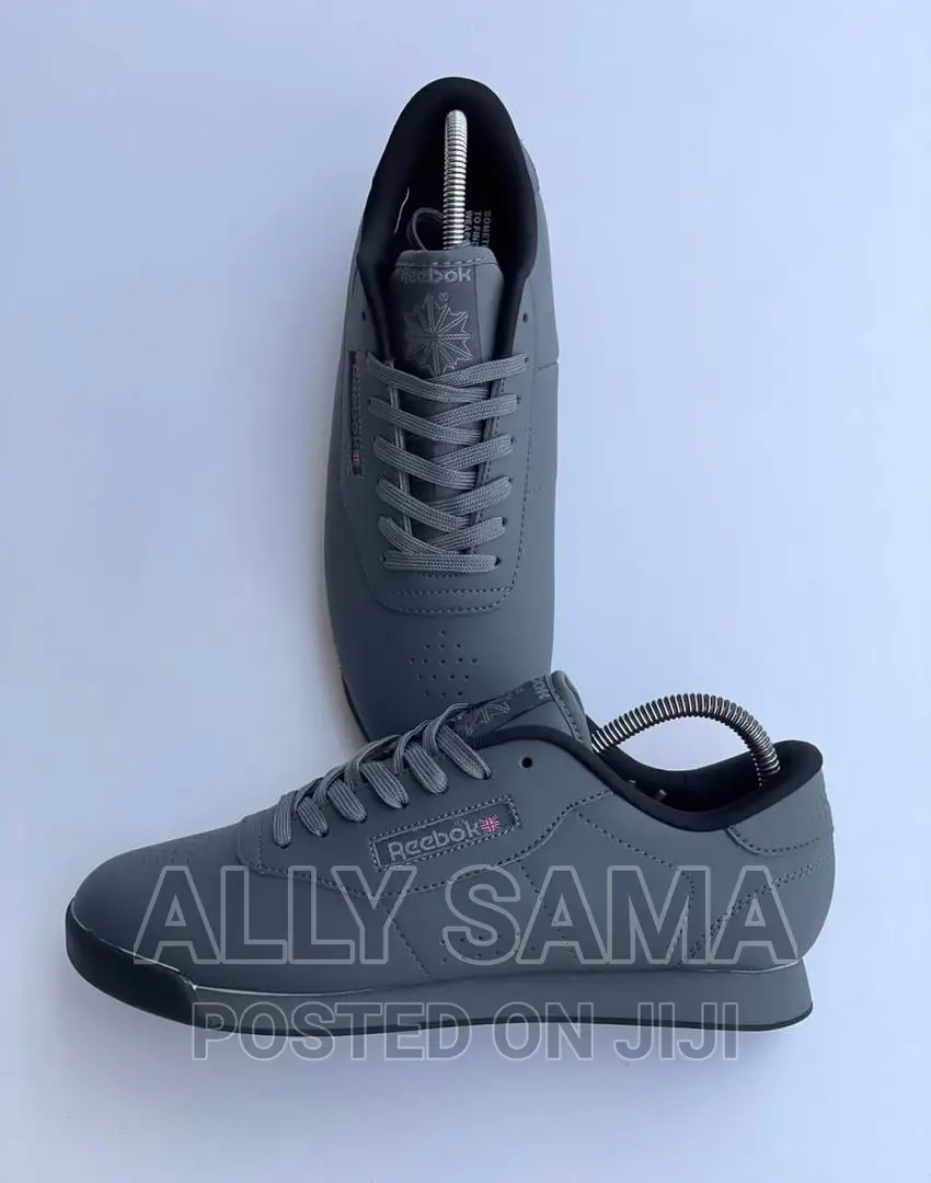 Reeboks Sneakers Gray