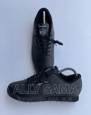 Reeboks Sneakers Black