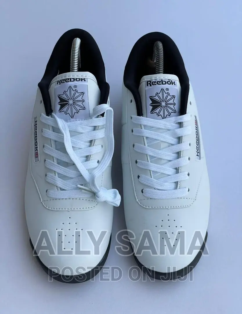Reeboks Sneakers White