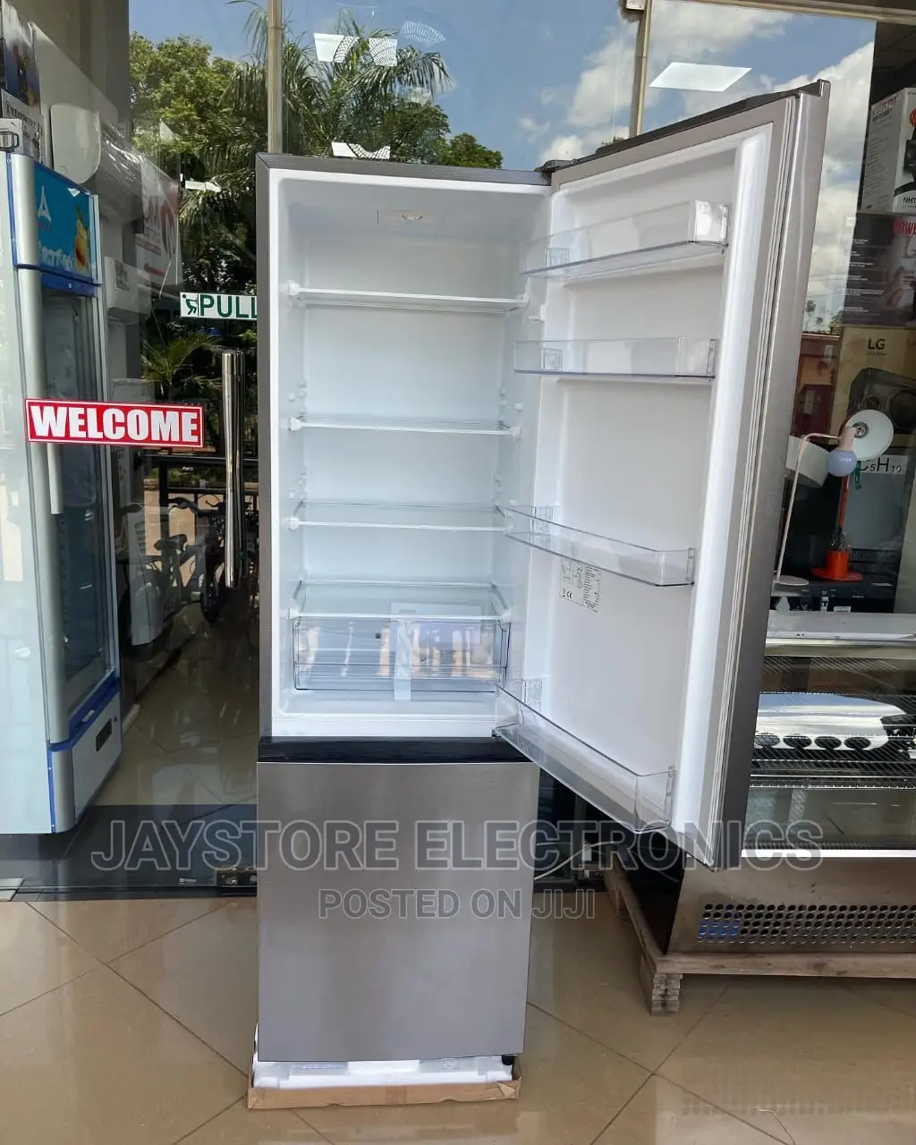 H370BI Net Capacity 264 Liters