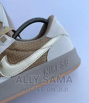NIKESB Sneakers