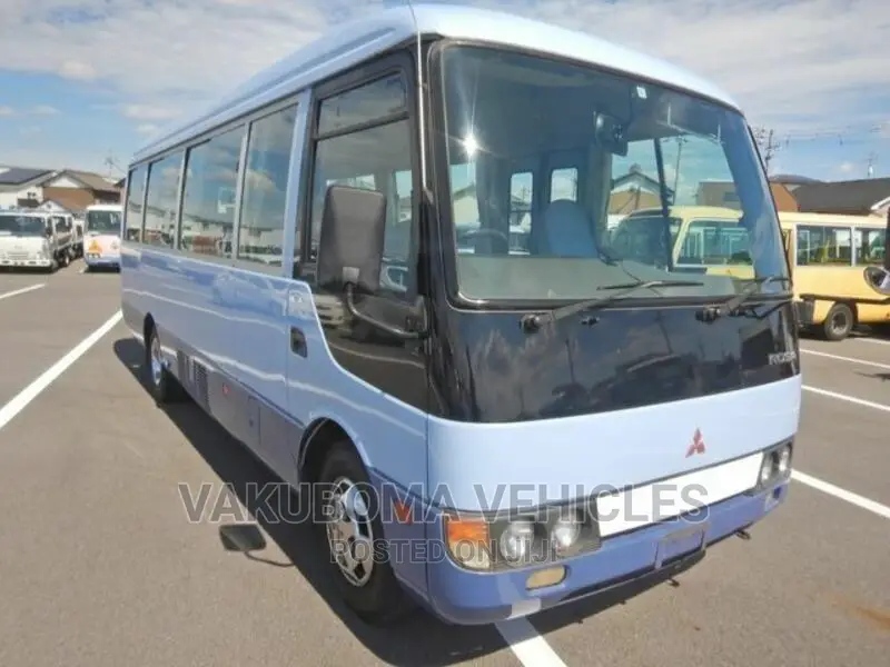 Mitsubishi Fuso Rosa 2000 Blue