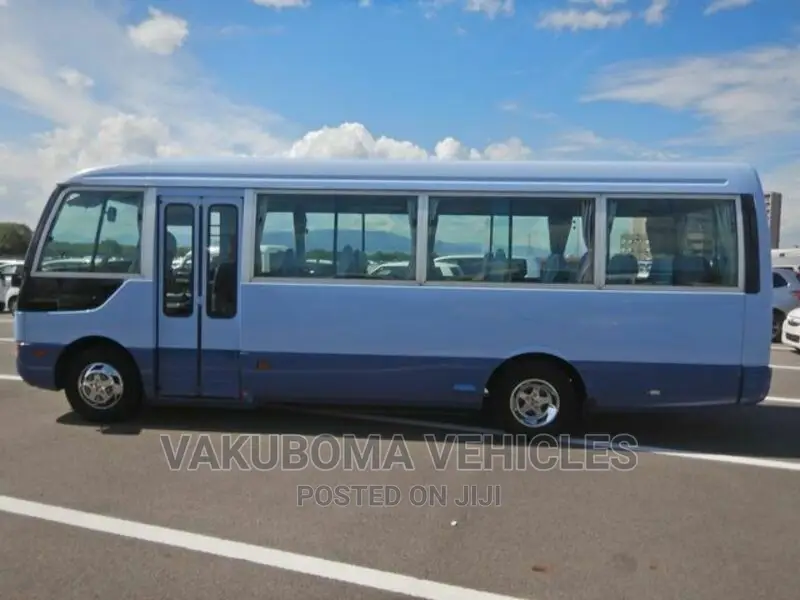 Mitsubishi Fuso Rosa 2000 Blue