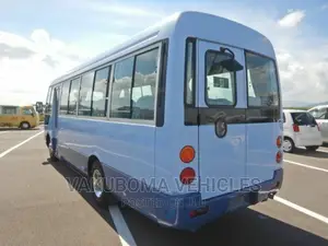 Mitsubishi Fuso Rosa 2000 Blue