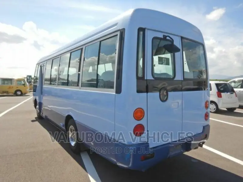 Mitsubishi Fuso Rosa 2000 Blue