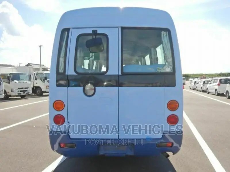 Mitsubishi Fuso Rosa 2000 Blue