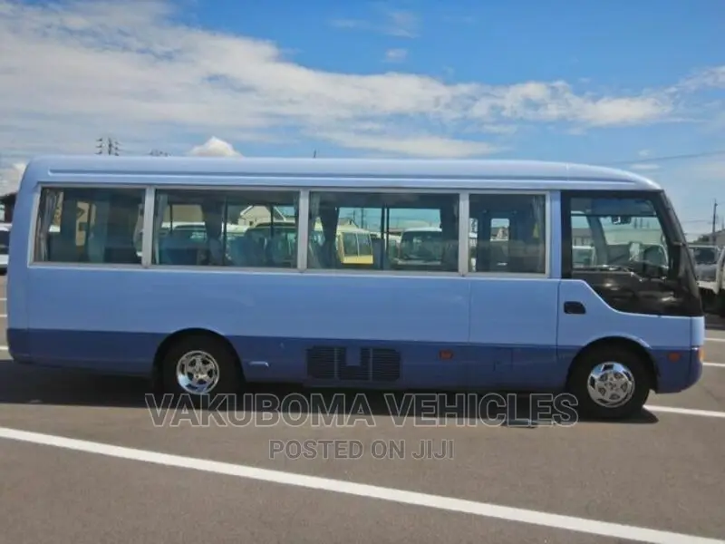 Mitsubishi Fuso Rosa 2000 Blue