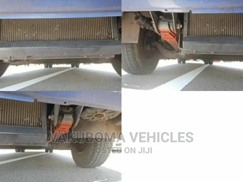 Mitsubishi Fuso Rosa 2000 Blue