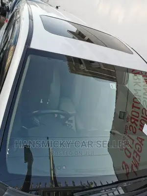 Toyota Vanguard 2010 White