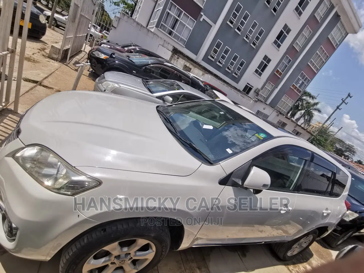 Toyota Vanguard 2010 White