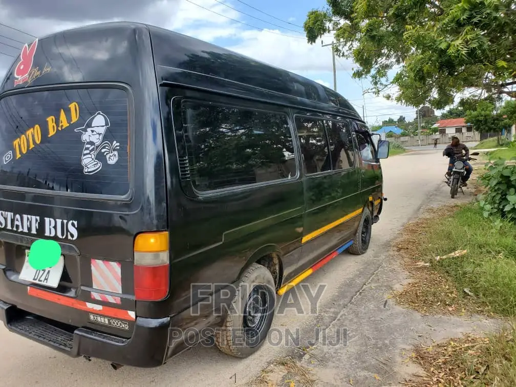 Toyota HiAce 1999 Black