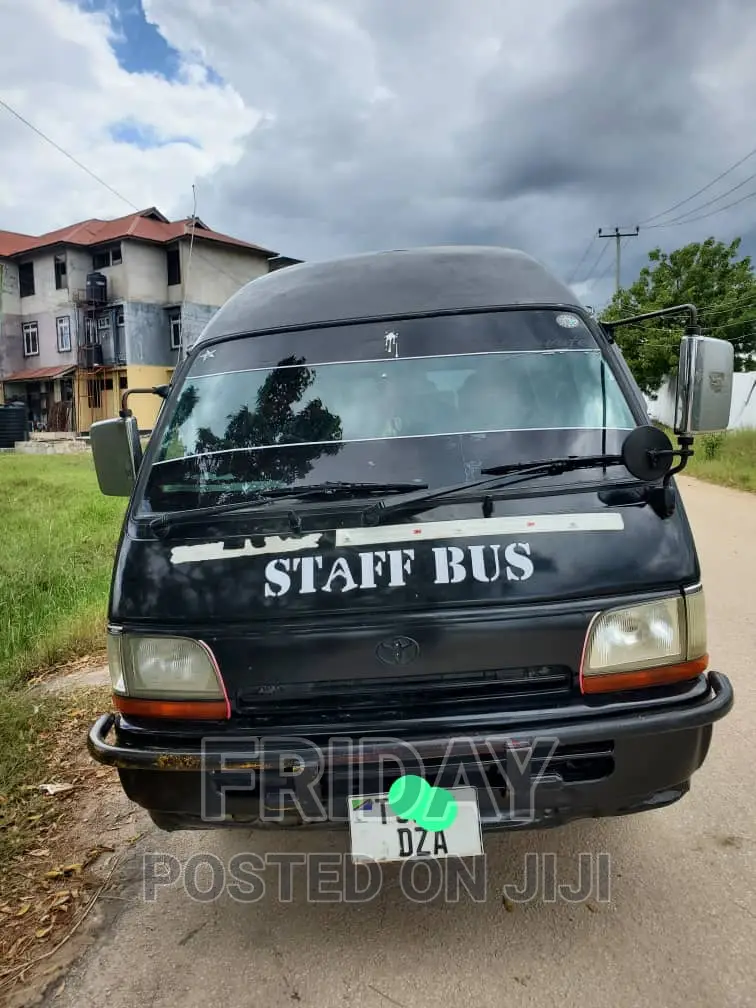 Toyota HiAce 1999 Black