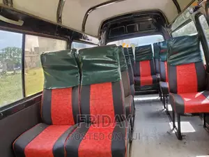 Toyota HiAce 1999 Black